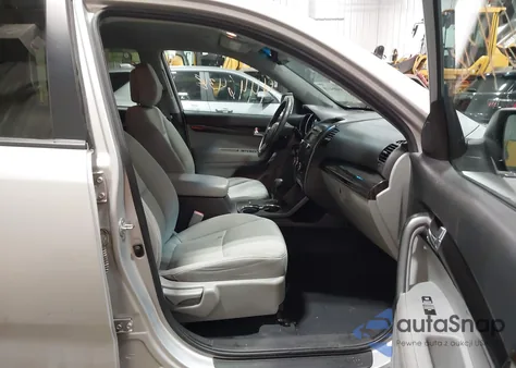 2011 Kia Sorento Lx z USA, uszkodzony, nr VIN 5XYKT3A12BG185061